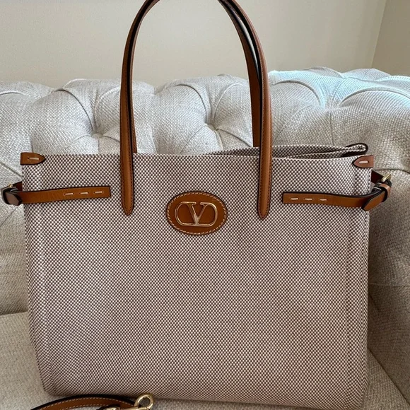 Auth. Valentino Garavani Antibes Tote - New Condition - Picture 3 of 15